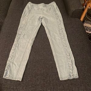 Flat panel front ruffle edge jeans